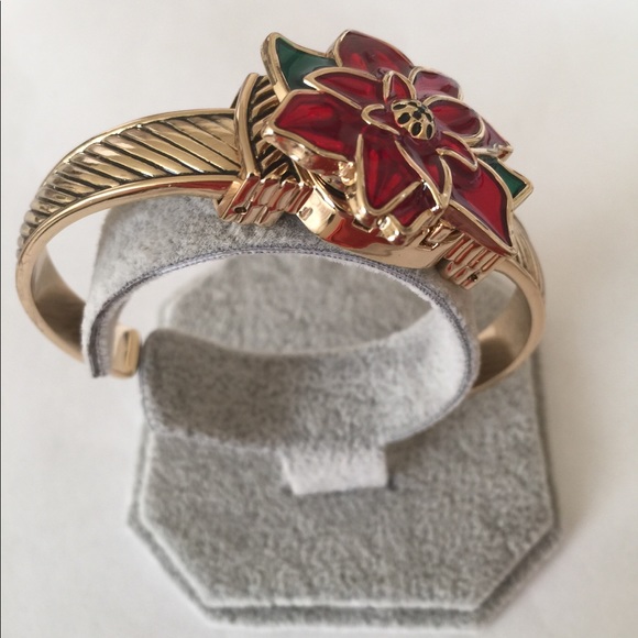 Beautiful Vintage Gold Tone Cuff Watch - Picture 3 of 6